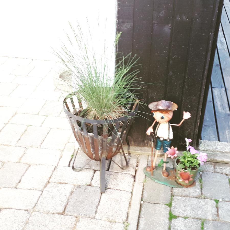 Vita Stenen Rum Och Restaurang Sankt Olof 外观 照片